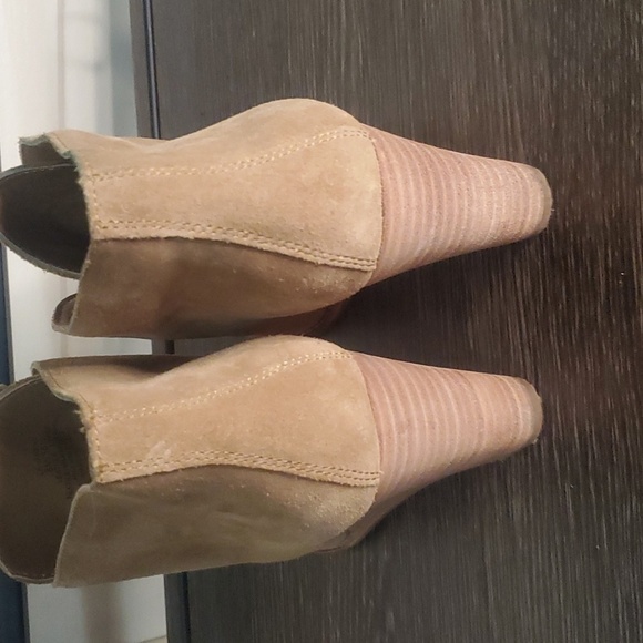 Lucky Brand Lace Up camel Leather Suede Heeled Ankle Bootie Size 8 - Picture 4 of 10